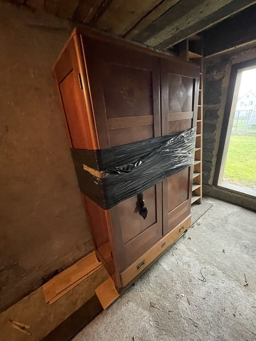 Szafa antyk ……….