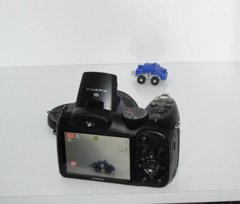 Digital Camera Fujifilm FinePix S2980 14MP 18x HD