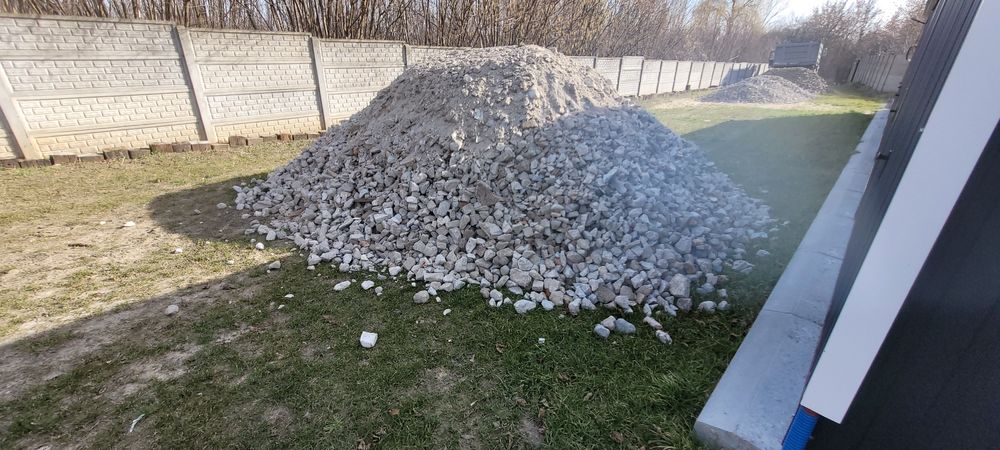 Piach ziemia Kruszywo gruz utwardzanie terenu