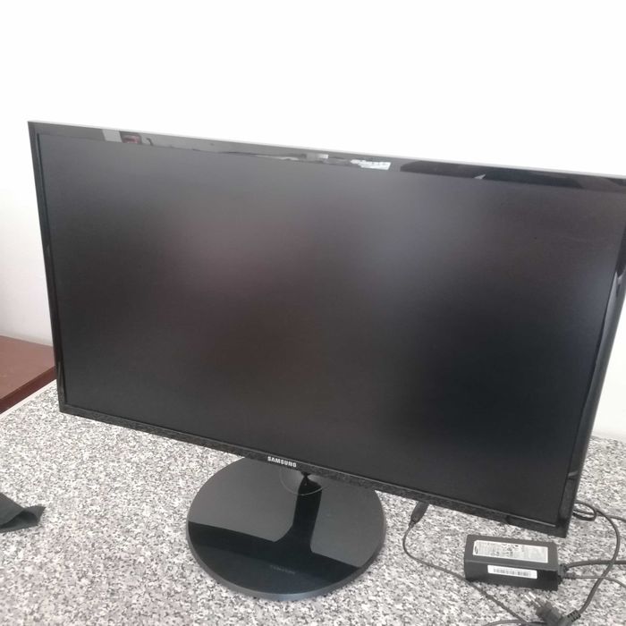 Monitor Samsung 27" Full HD – S27F350FHU – Excelente Estado