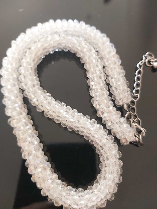 Gargantilha em pedrinhas