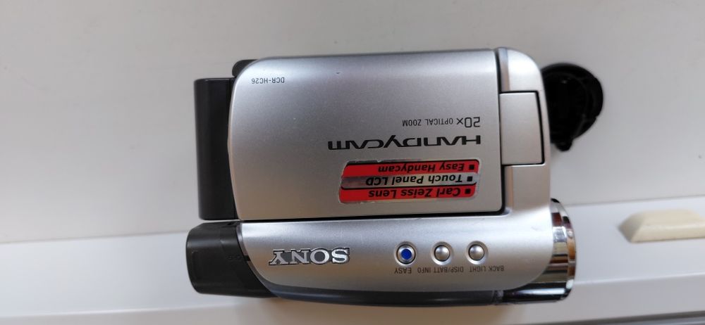 Цифровая видеокамера Sony DCR-HC26E