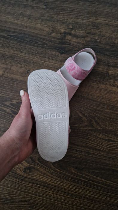 Босоніжки , сандалі adidas