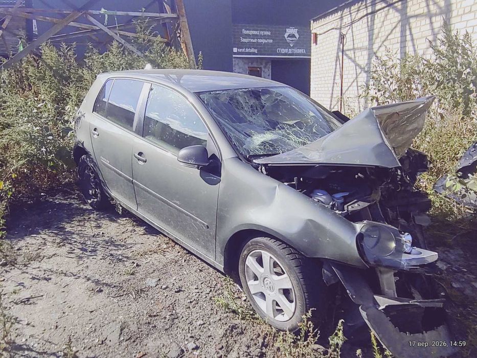 Volkswagen Golf trendline 2007р 1.6 бензин. Хетчбек після ДТП