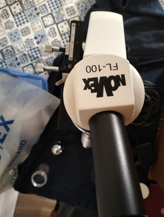 Microscópio novex fl100