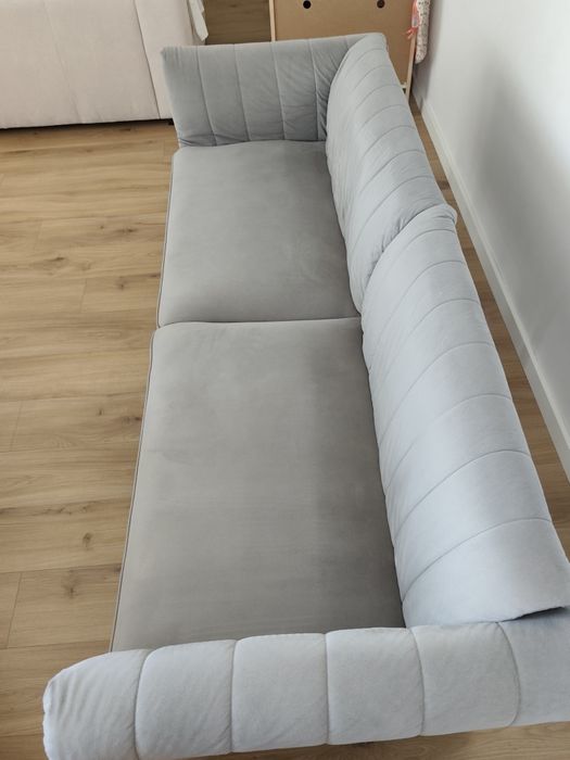Sofá 3 Lugares em Veludo Cinzento – Elegante e em Excelente Estado