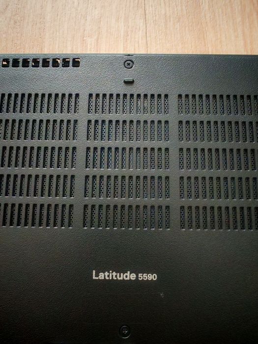 Portátil Dell Latitude 5590 em excelente