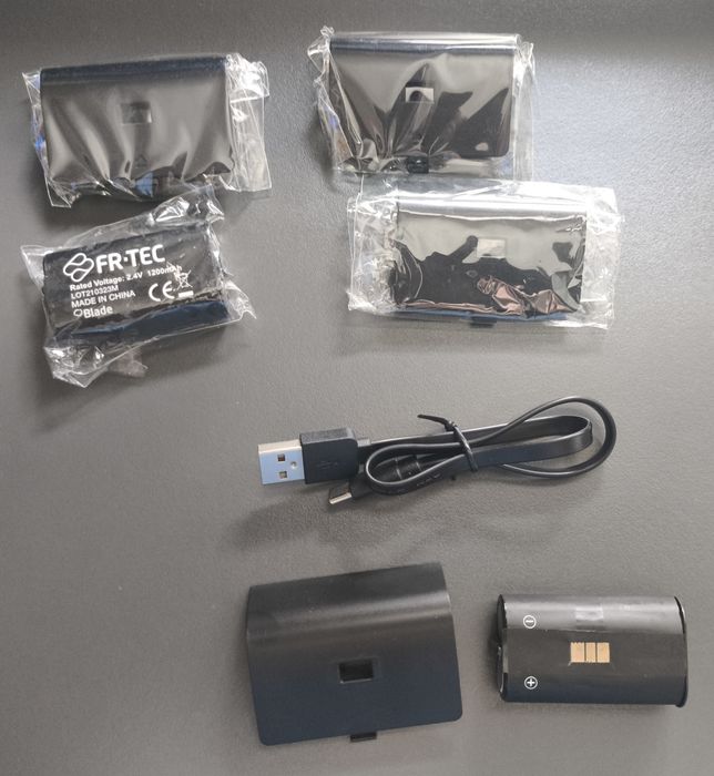 Estação de Carregamento Dupla FR-TEC para Xbox One/Series X|S
