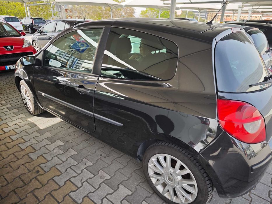 Renault Clio III 1.5 DCI Dynamic S 86cv