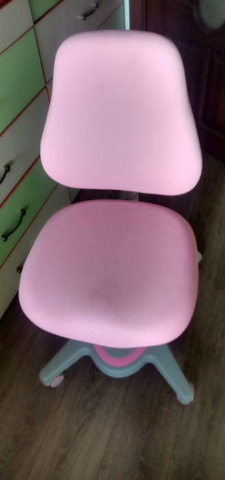 Продам ортопедичне дитяче крісло (шкільний стілець) FunDesk Primavera