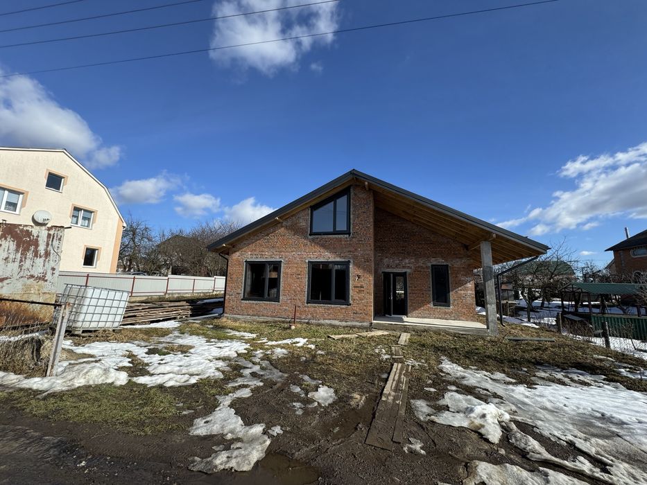 Продаж будинку Лезневе