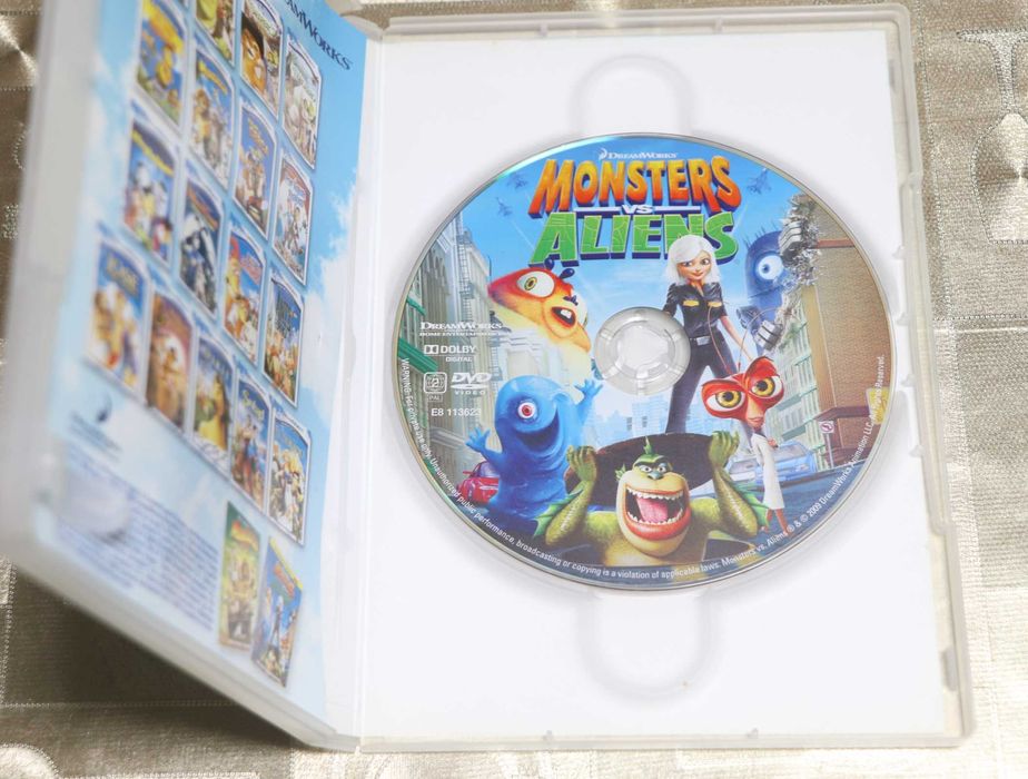 DVD Monstros vs. Aliens