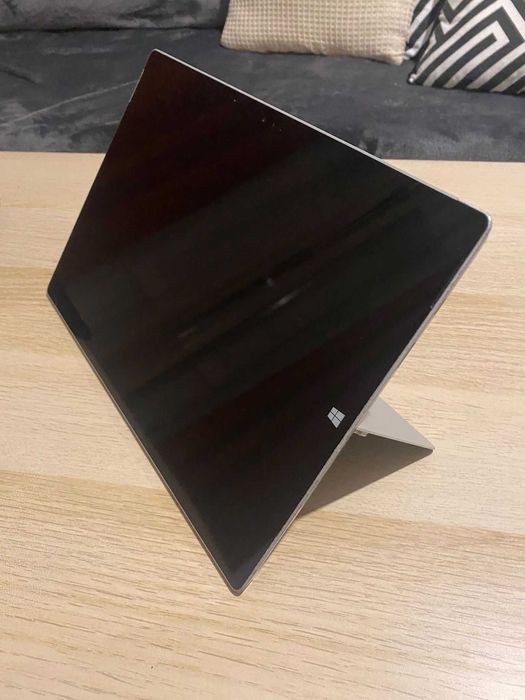 Tablet Surface pro 3447326171883130881