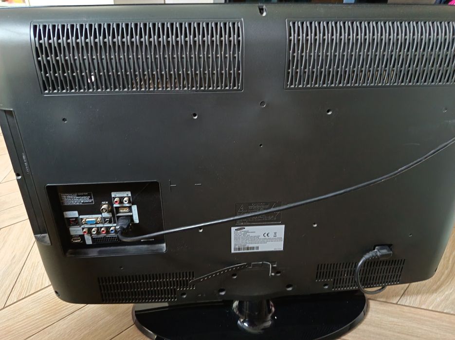 Telewizor 32" Samsung LE32B450 + Pilot | Sprawny, idealny do pokoju dziecka / sypialni