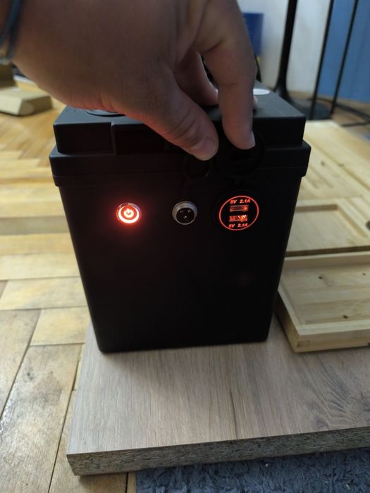 Акумулятор Lifepo4 12v 100ah + Зарядне в комплекті