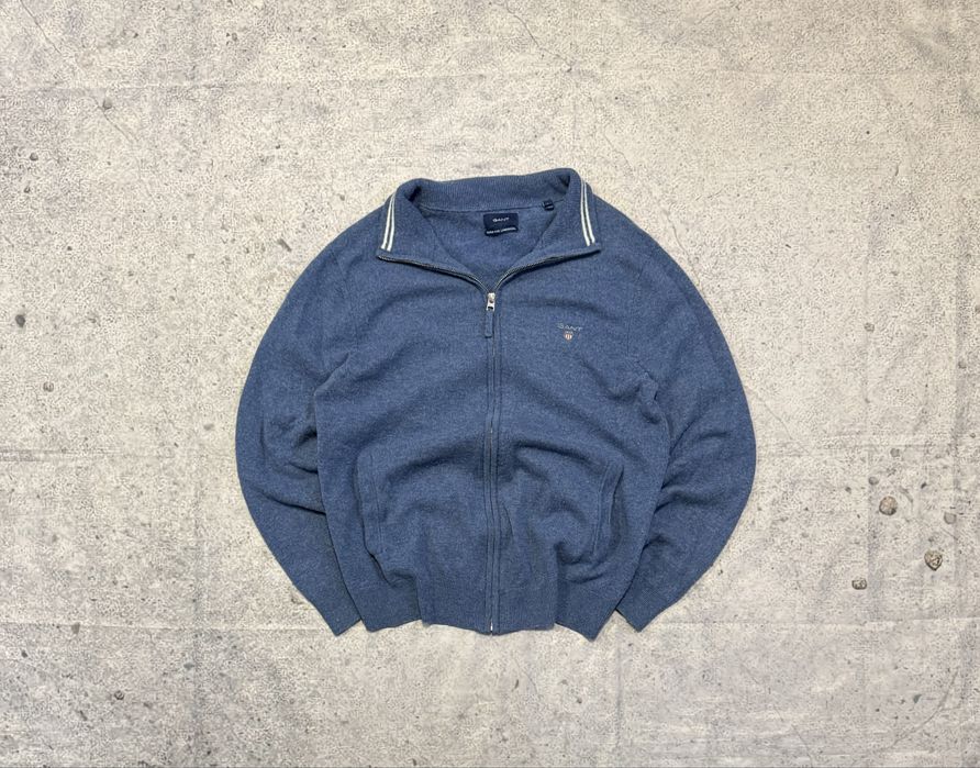 Niebieski rozoinany swterek GANT - Size S