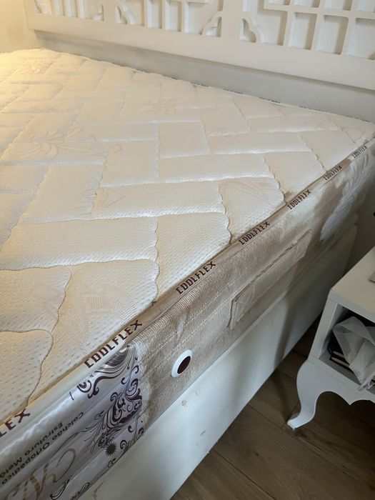 Cama casal baú com colchão 140x200