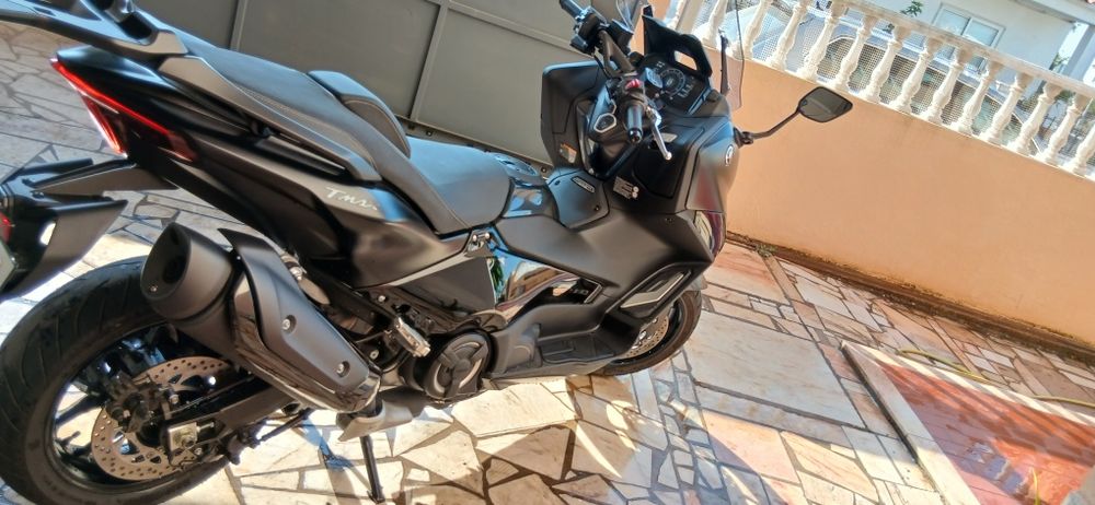 SCOOTER yamaha Tmax 560 tech