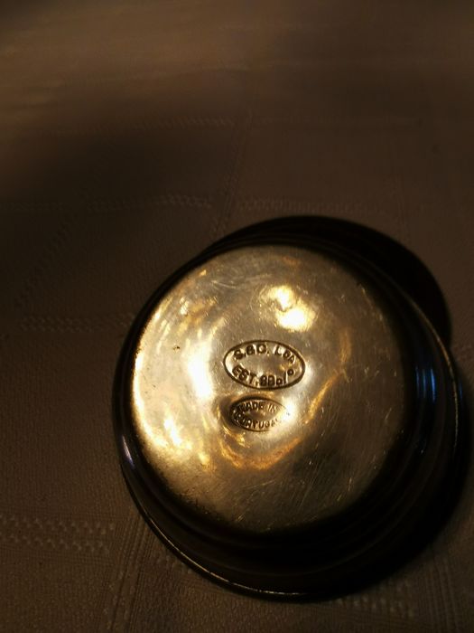 Conjunto de 2 pequenas caixas em metal