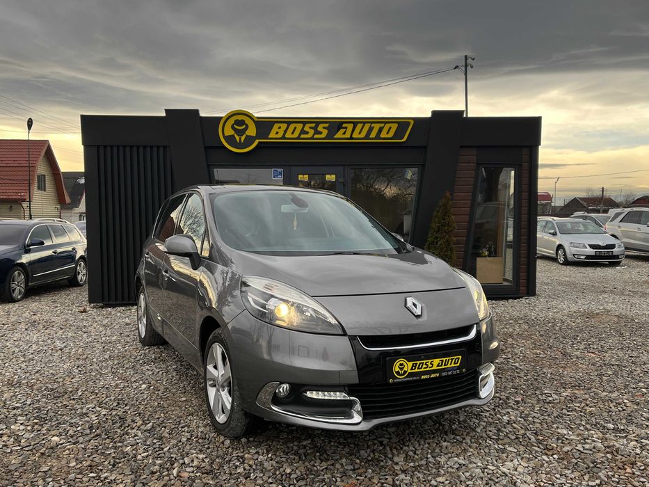 Renault Megane Scenic 2012