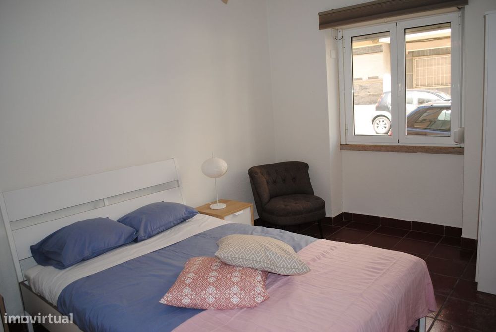 Apartamento T2 com terraço em Linda-a-Velha