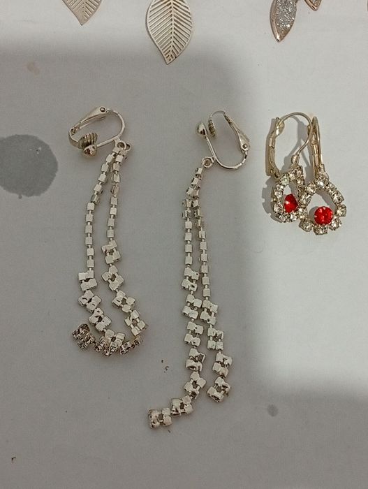 Conjunto de vários brincos todos novos