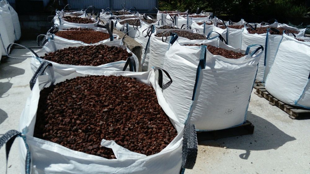 Pedra Vulcânica/Lava de vulcão; 150€/Big Bag de 800Kg