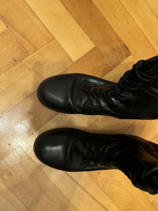 Sprzedam skórzane botki 41