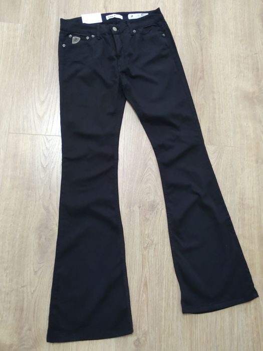 Джинси Lois кльош