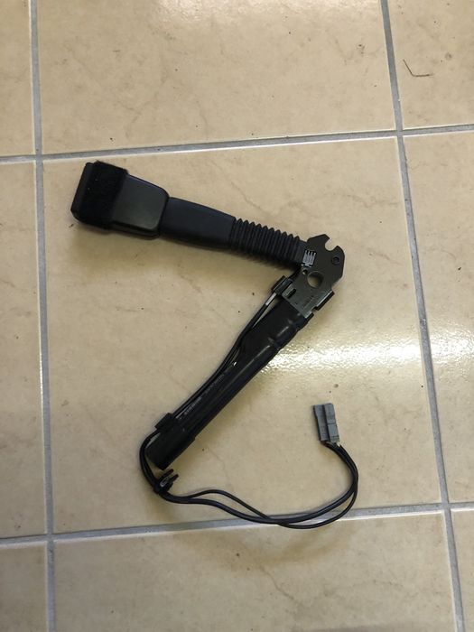 Pre-tensor cinto segurança - BMW