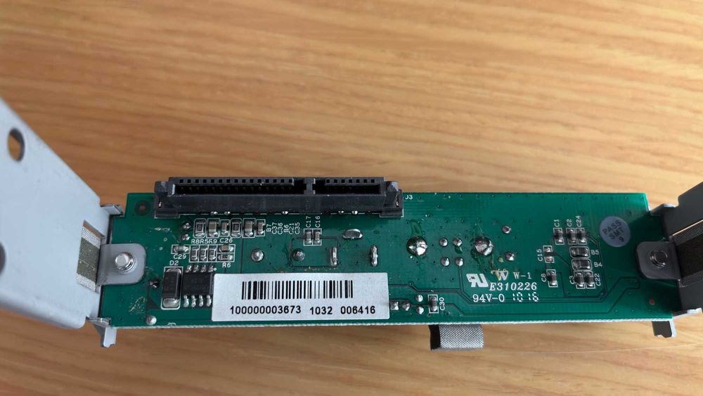 Caixa Externa Iomega LDHD-UP2USB para Disco Rígido (sem disco)