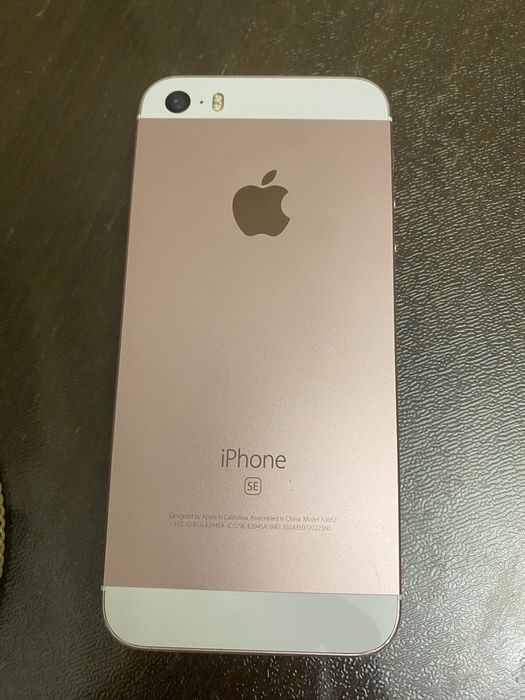 Iphone SE рожевий