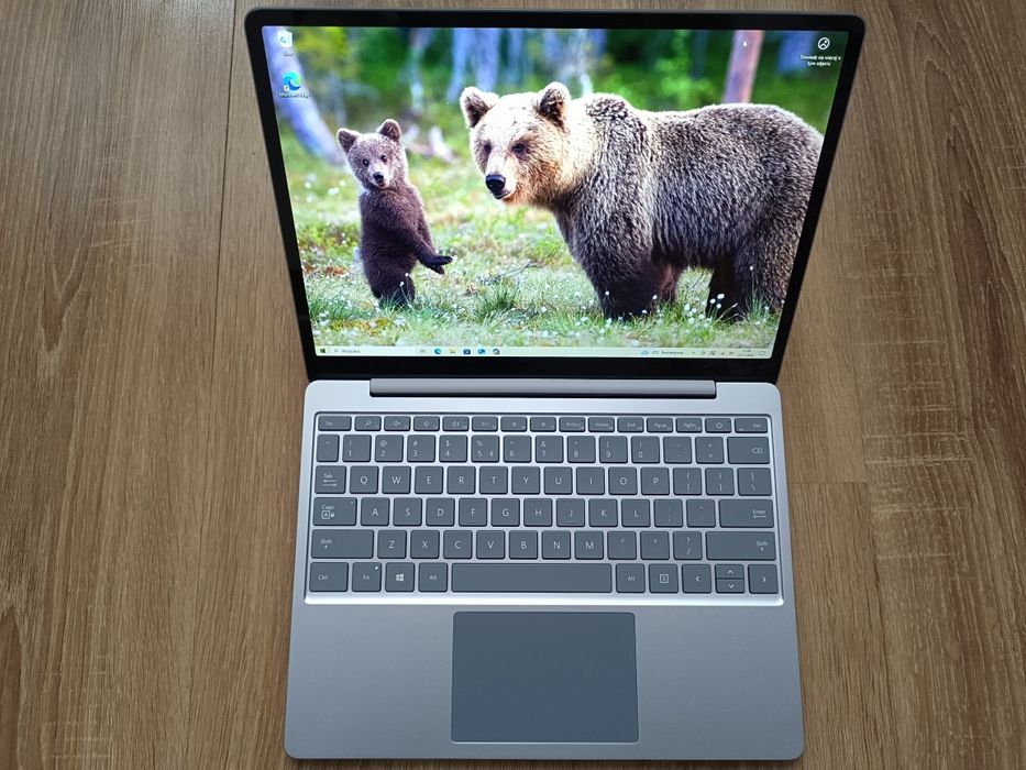 Dotykowy MICROSOFT Surface Go i5-1035G1/4GB/12,4"/Win Jak nowy gwar.
