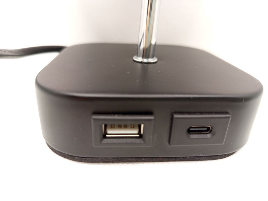 Dotykowa lampka nocna 3 tryby świecenia port USB-A USB-C
