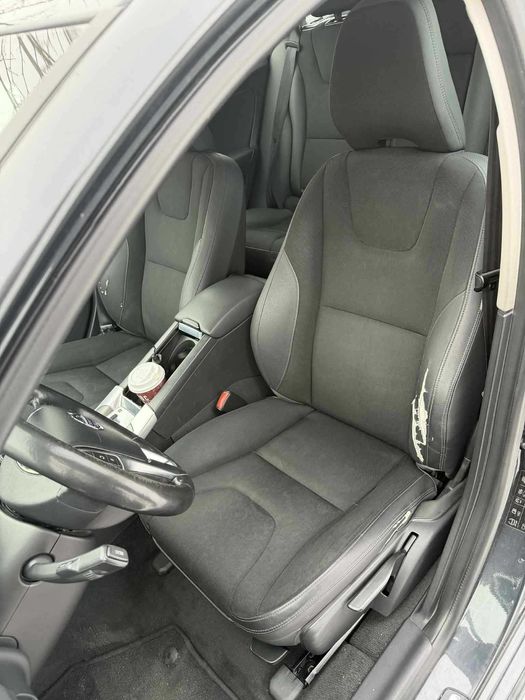 VOLVO V60 2.0 D3 Momentum