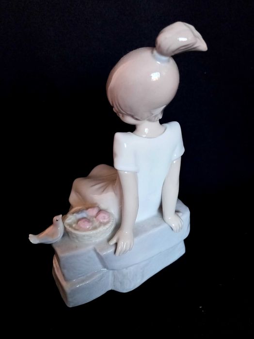 Фарфоровая статуэтка NAO Lladro, дефект, читайте описание.