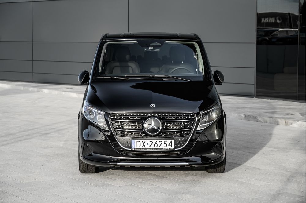 Wynajem bus Nowy Mercedes V klasa 2024 Premium nowy salon
