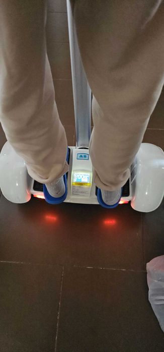 Hoverboard com guiador