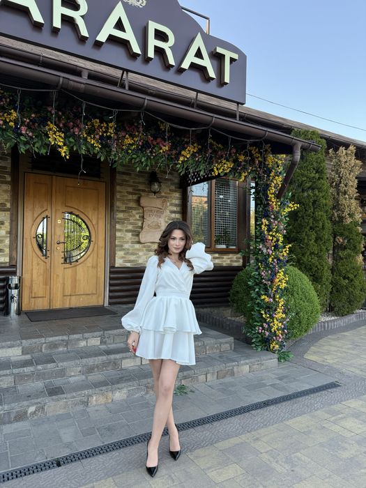 Сукня з воланами