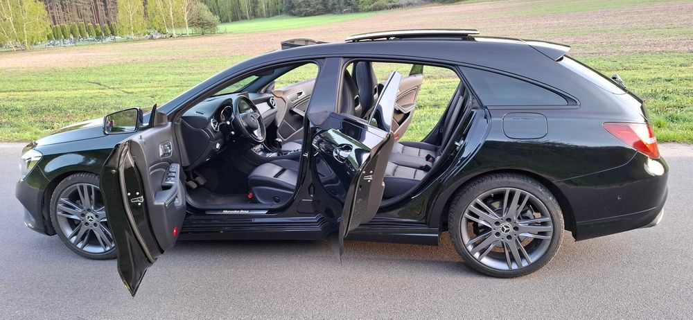 Samochód osobowy Mercedes Benz