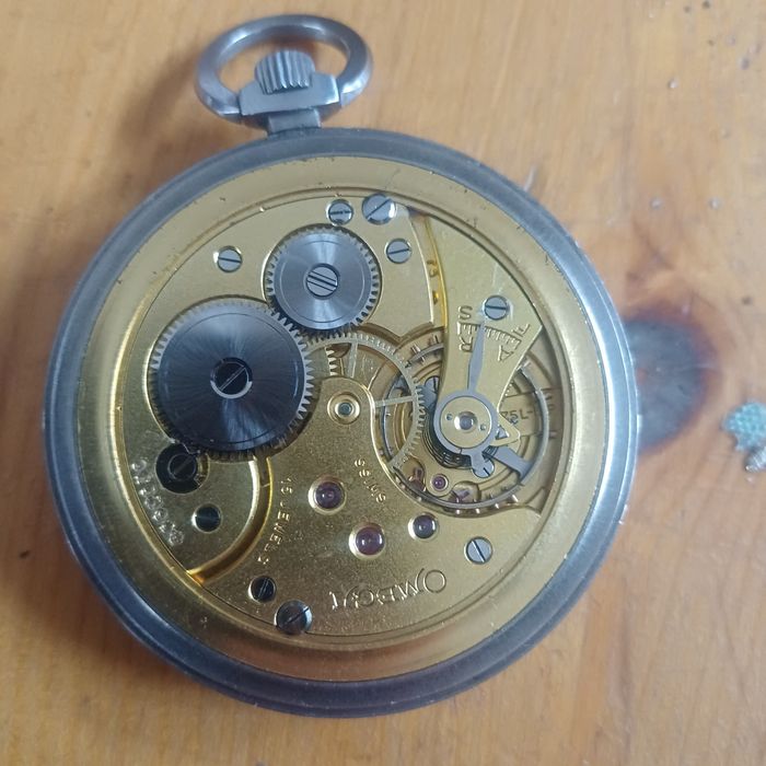 Omega ArrDeco w stali