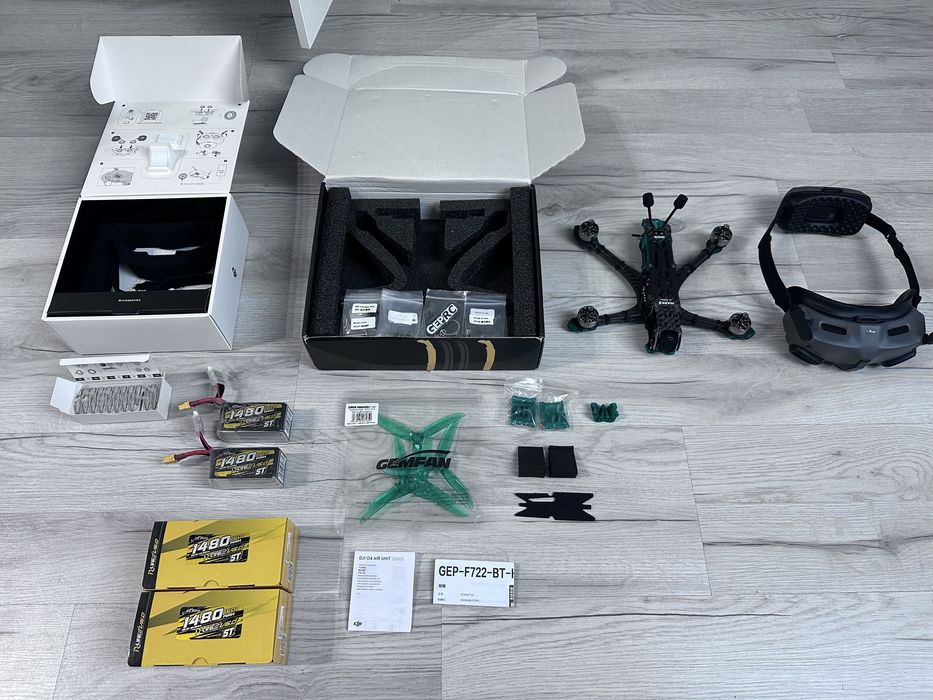 Geprc Mark 5 o4 pro + dji integra + 2x tattu r-line 1480mah 160C