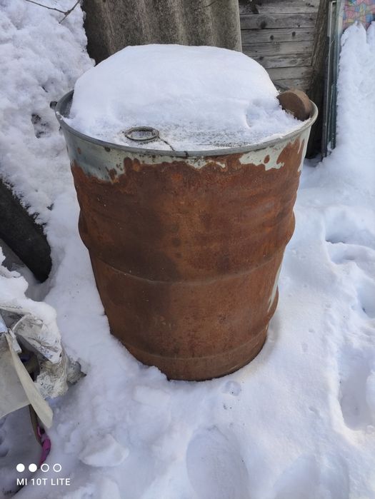 Масло в бочке отработанное