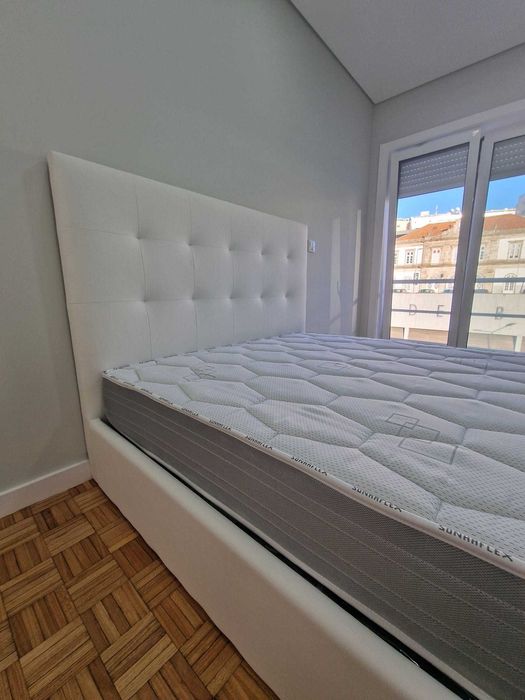 Camas de Casal Estofadas de Luxo 199€ Disp. em Várias Cores! 190x140m!