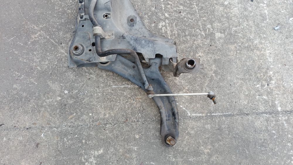 Charriot frente NISSAN Micra IV (K13)