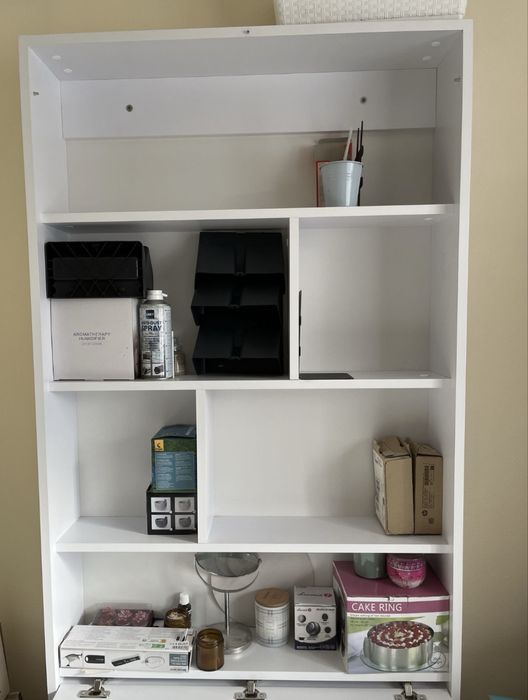 Stół wiszący do ściany