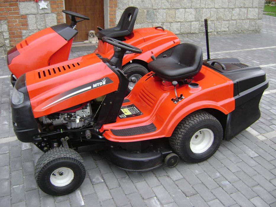 Sprzedam traktorki kosiarki stan igła po pełnym serwisie -na  Brixie.