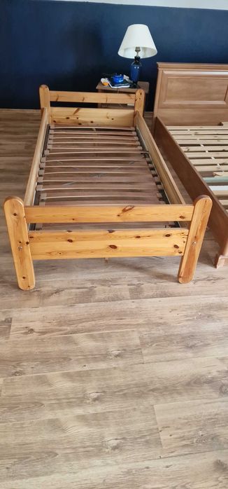 Oddam  łóżko sosnowe o wymiarach 90 x 200 cm