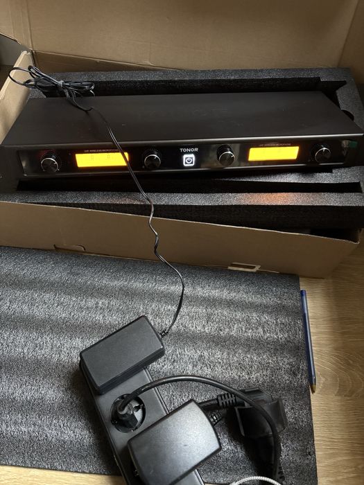 Tonor zestaw studyjny tw844 4 bezprzewodowych mikrofonów