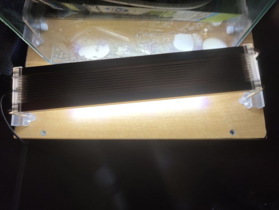 Lampa akwariowa regulowana